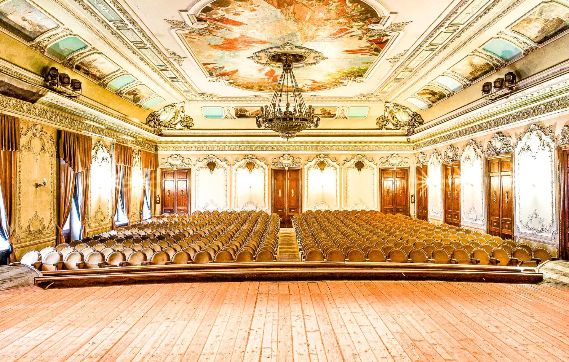 Piano Competition Online background